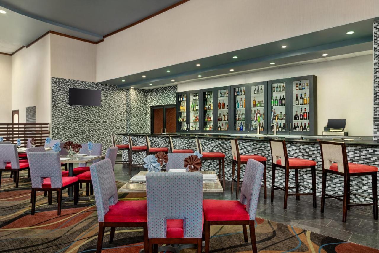 Holiday Inn Louisville East - Hurstbourne By Ihg Exterior foto
