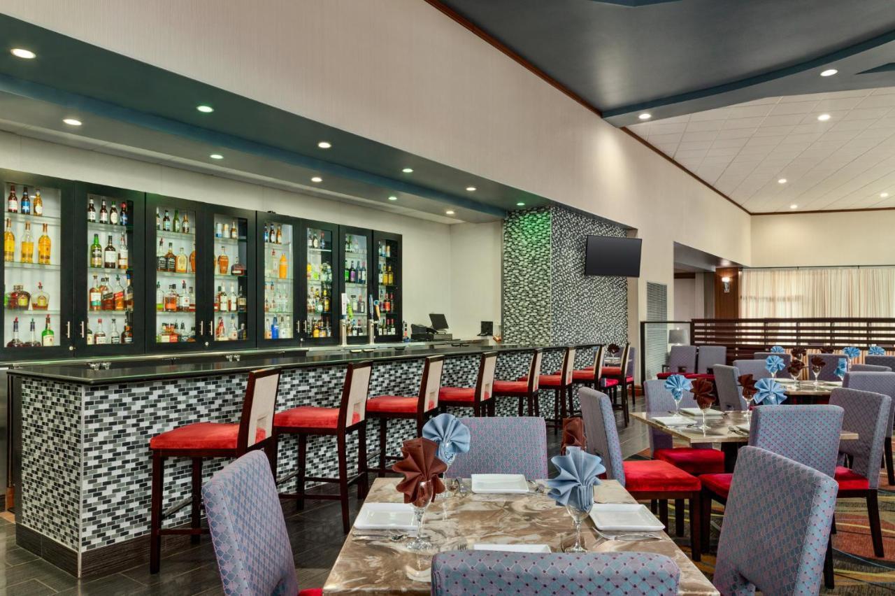 Holiday Inn Louisville East - Hurstbourne By Ihg Exterior foto